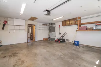 18411 NE Davis St, Portland, OR 97230 - Photo 21