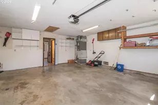 18411 NE Davis St, Portland, OR 97230 - Photo 21