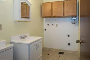 18411 NE Davis St, Portland, OR 97230 - Photo 19