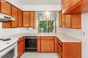 5010 SW Miles St, Portland, OR 97219 - Photo 9