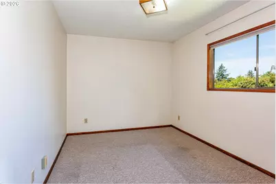 5010 SW Miles St, Portland, OR 97219 - Photo 17