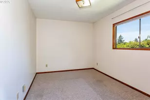 5010 SW Miles St, Portland, OR 97219 - Photo 17