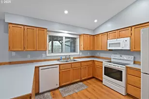 4575 Cambon St, Eugene, OR 97402 - Photo 7