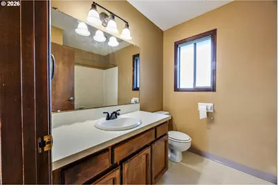 707 NW 104th St, Vancouver, WA 98685 - Photo 27