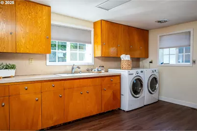 13137 SE Mill St, Portland, OR 97233 - Photo 31