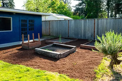 13137 SE Mill St, Portland, OR 97233 - Photo 41