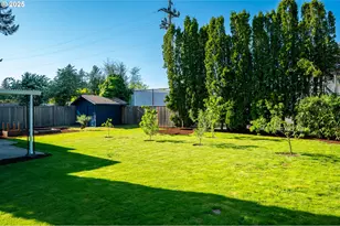 13137 SE Mill St, Portland, OR 97233 - Photo 37