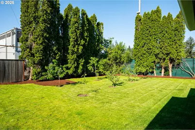 13137 SE Mill St, Portland, OR 97233 - Photo 43
