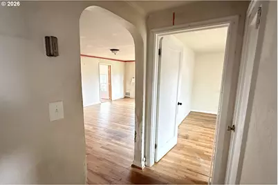 870 Kelly Blvd, Springfield, OR 97477 - Photo 11