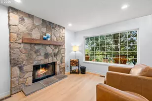 735 SW Caldew Dr, Portland, OR 97219 - Photo 5