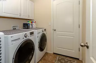 3341 Linfield Ave, Woodburn, OR 97071 - Photo 17