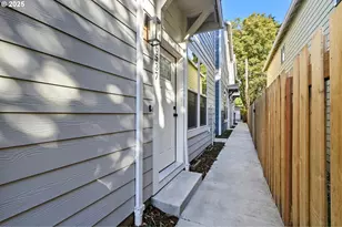 6537 SE Woodstock Blvd, Portland, OR 97206 - Photo 3