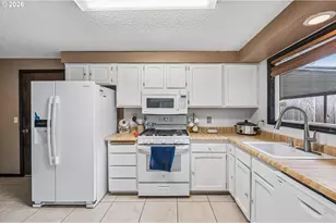 10317 SE 37th Ave, Milwaukie, OR 97222 - Photo 13