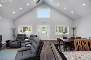 1060 NW Sunset Dr, Toledo, OR 97391 - Photo 3