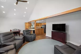 1060 NW Sunset Dr, Toledo, OR 97391 - Photo 5