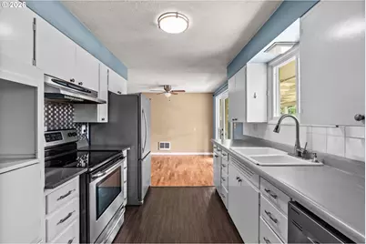1128 S 11th St, Cottage Grove, OR 97424 - Photo 15