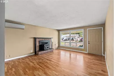 1128 S 11th St, Cottage Grove, OR 97424 - Photo 5