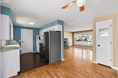 1128 S 11th St, Cottage Grove, OR 97424 - Photo 9