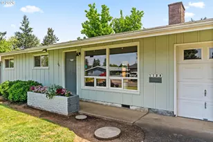 1128 S 11th St, Cottage Grove, OR 97424 - Photo 3