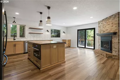 6422 SW Roundtree Ct, Portland, OR 97219 - Photo 9