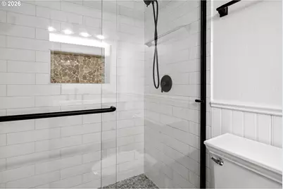 6422 SW Roundtree Ct, Portland, OR 97219 - Photo 17