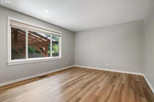 6422 SW Roundtree Ct, Portland, OR 97219 - Photo 5