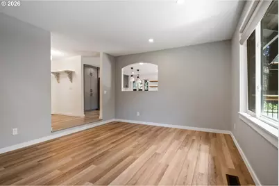 6422 SW Roundtree Ct, Portland, OR 97219 - Photo 7