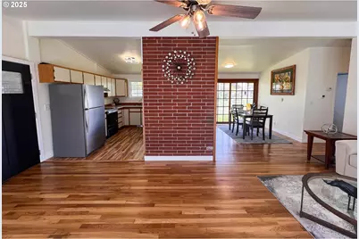 1214 NE Loper Ave, Prineville, OR 97754 - Photo 9