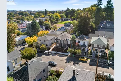 1054 SE Franklin St, Portland, OR 97202 - Photo 13