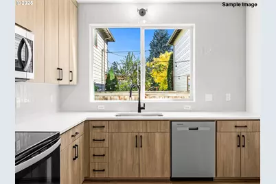 1054 SE Franklin St, Portland, OR 97202 - Photo 3