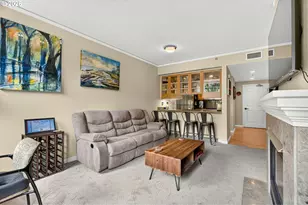 1132 SW 19th Ave, Portland, OR 97205 - Photo 7