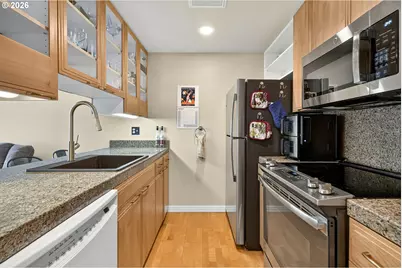 1132 SW 19th Ave #309, Portland, OR 97205 - Photo 9