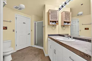 1132 SW 19th Ave, Portland, OR 97205 - Photo 15
