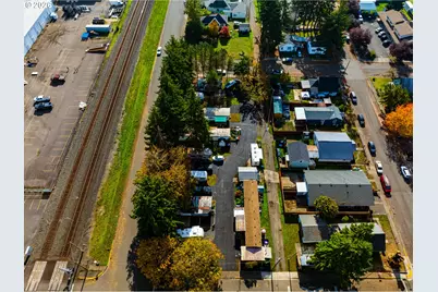 351 Front St, Junction City, OR 97448 - Photo 9