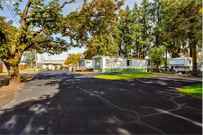 351 Front St, Junction City, OR 97448 - Photo 19