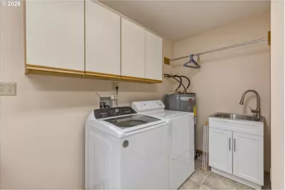 299 Cedar Ln, Longview, WA 98632 - Photo 11