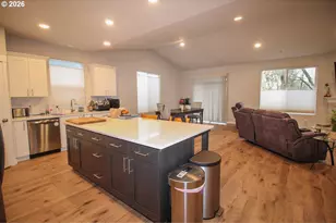 1683 S Quartz Dr, Cornelius, OR 97113 - Photo 5