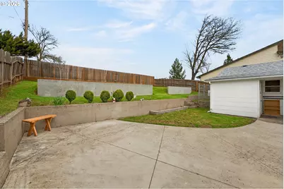 262 NW Cecil Ave, Roseburg, OR 97470 - Photo 31