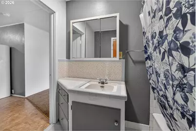 262 NW Cecil Ave, Roseburg, OR 97470 - Photo 19