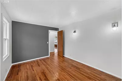 262 NW Cecil Ave, Roseburg, OR 97470 - Photo 13