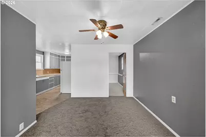 262 NW Cecil Ave, Roseburg, OR 97470 - Photo 7