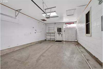 262 NW Cecil Ave, Roseburg, OR 97470 - Photo 21