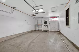 262 NW Cecil Ave, Roseburg, OR 97470 - Photo 21