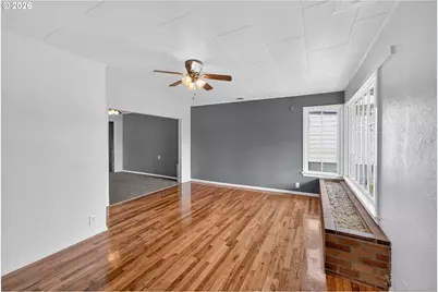 262 NW Cecil Ave, Roseburg, OR 97470 - Photo 5