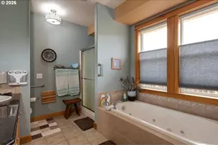 521 NW Mount Mazama St, McMinnville, OR 97128 - Photo 13