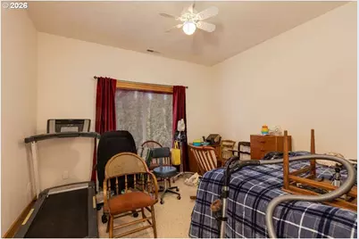 521 NW Mt Mazama St, McMinnville, OR 97128 - Photo 17