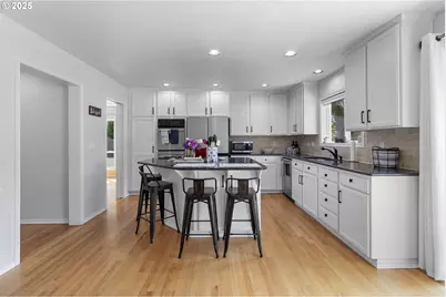 9495 SW Cherry Ln, Tualatin, OR 97062 - Photo 11