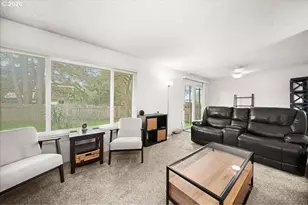 708 E Heintz St, Molalla, OR 97038 - Photo 5