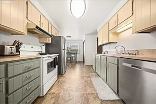 708 E Heintz St, Molalla, OR 97038 - Photo 9