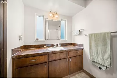 708 E Heintz St, Molalla, OR 97038 - Photo 21